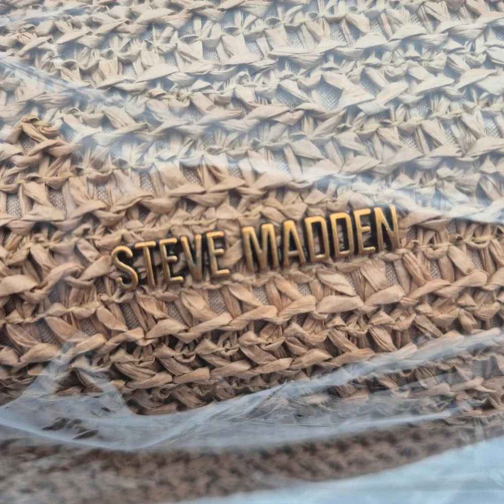 Steve Madden Bfreya Woven Hobo Shoulder Tote Bag Brown Sand Tan Magnetic Closure